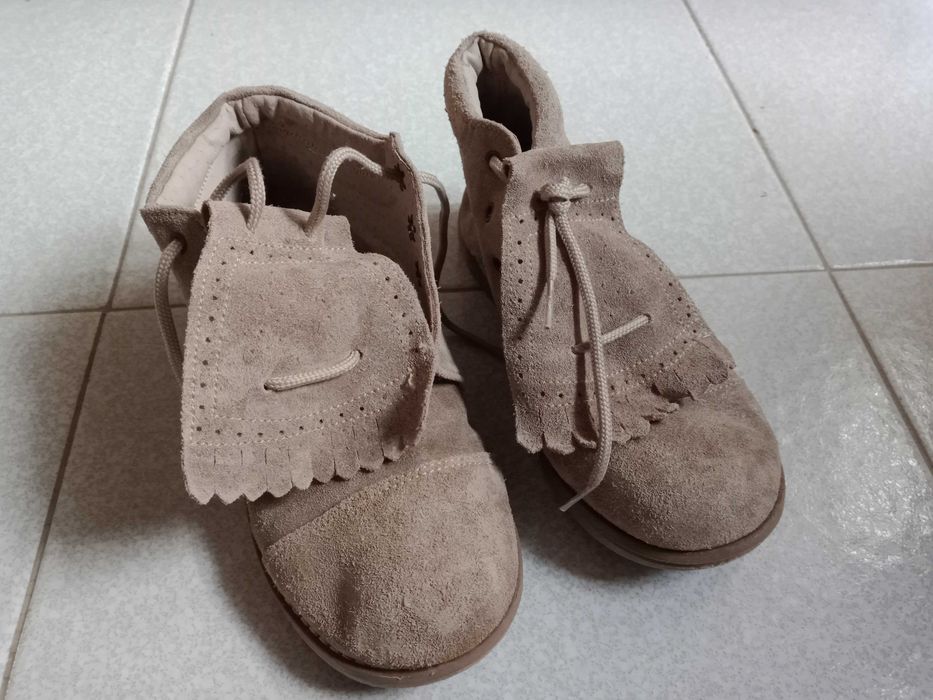Sapatos de Camurça - número 30 - para criança - estilo "Carneirinhas"