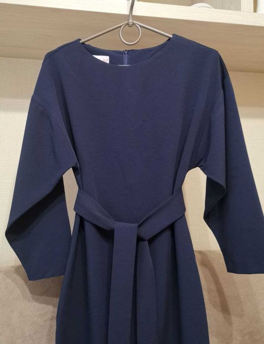 Продам платье-футляр