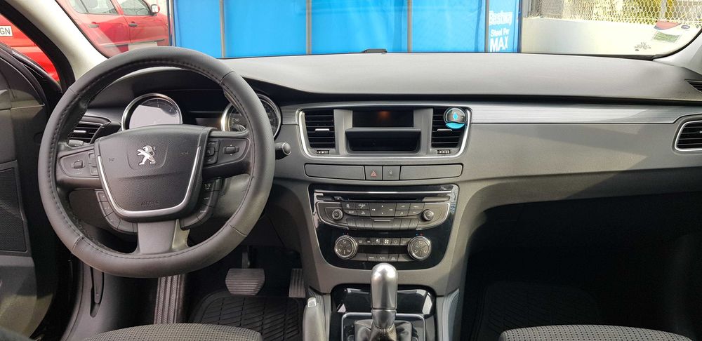 Peugeot 508 1.6HDi com pequeno defeito