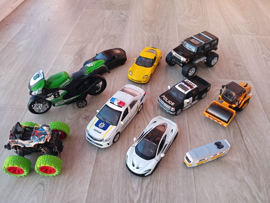 Машинки металопластикові типу Кінсмарт та інші(всі разом)