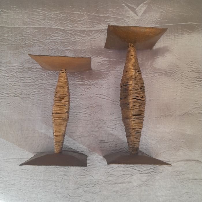 2 porta velas dourados