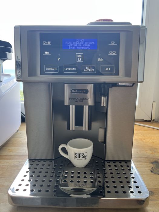 DeLonghi Primadonna Avant ekspress do kawy z mlynkiem i spieniaczem mleka