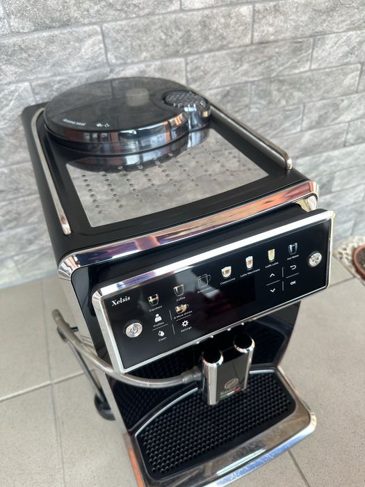 Кавомашина Saeco Xelsis SM7580 кавоварка з капучинатором