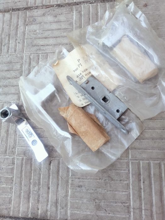 Ручка.замок форточная