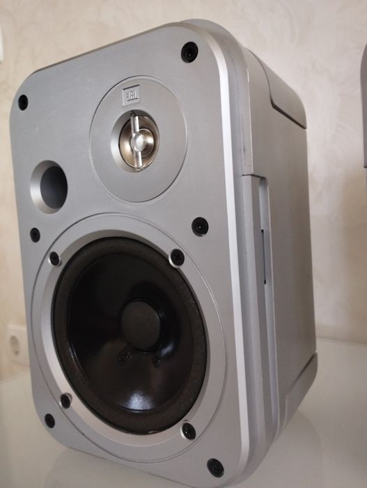 Колонки JBL control ONE
