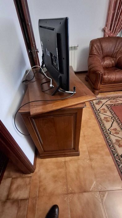 Movel TV em madeira maciça