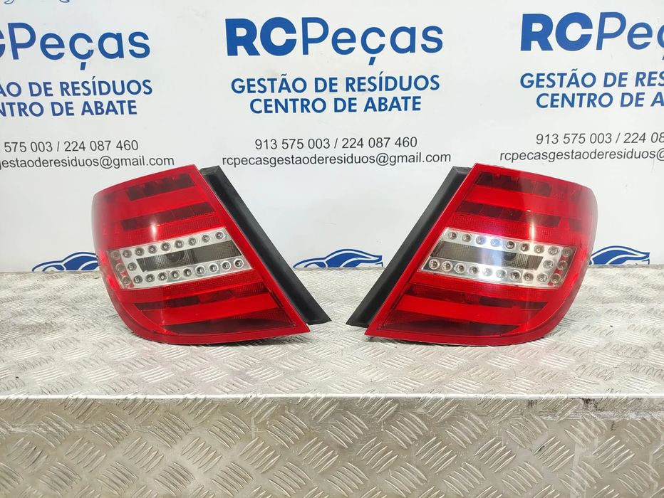 Farolins Tras Traseiros Esquerdo Direito Originais LED Mercedes Benz