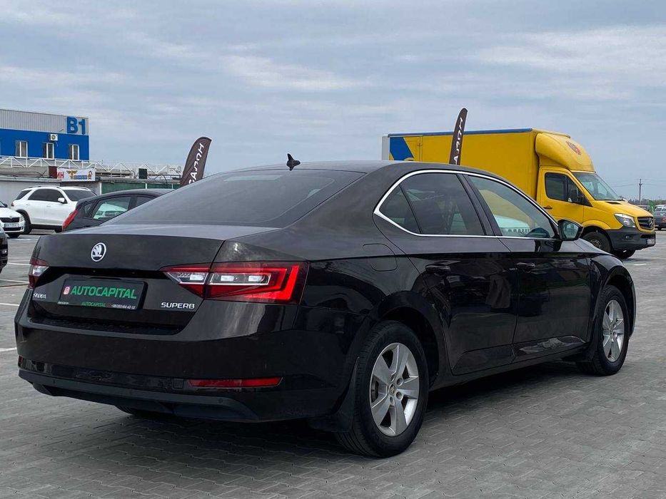 Skoda Superb 2019 Official