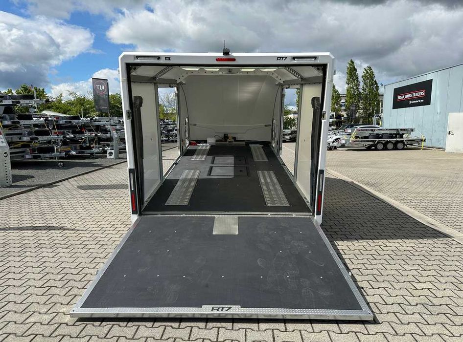 Przyczepa zamknięta 5,5x2,3 Brian James Trailers Race Transporter 7