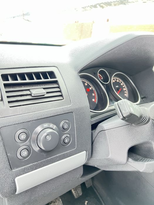 Свіжопригнаний Опель Зефіра з Німеччини