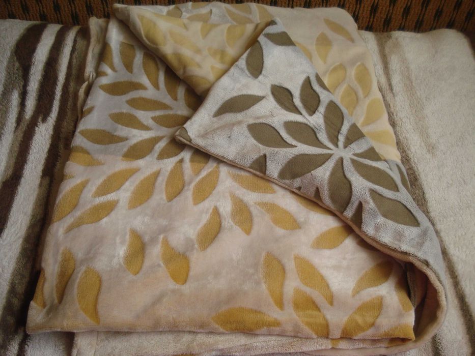 Плюшевий підодіяльник. полотенце котон, наволочки