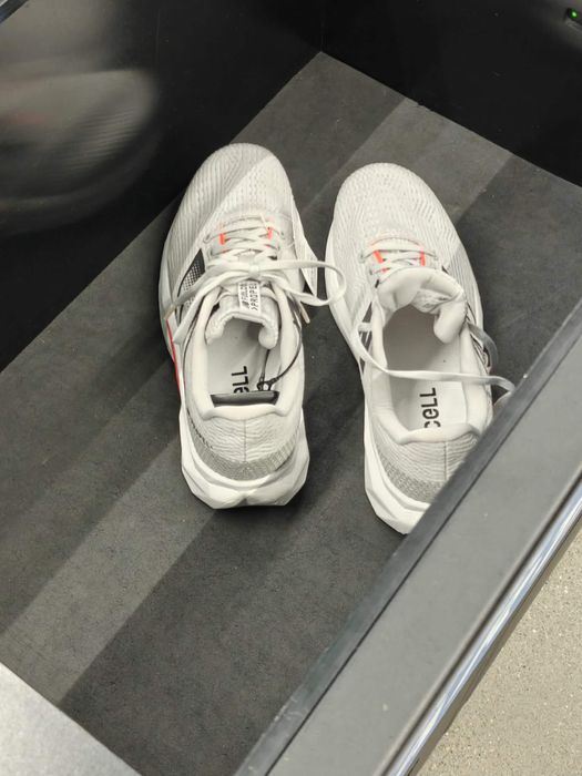 New Balance FuelCell Propel v5 rozmiar 42 26.5cm