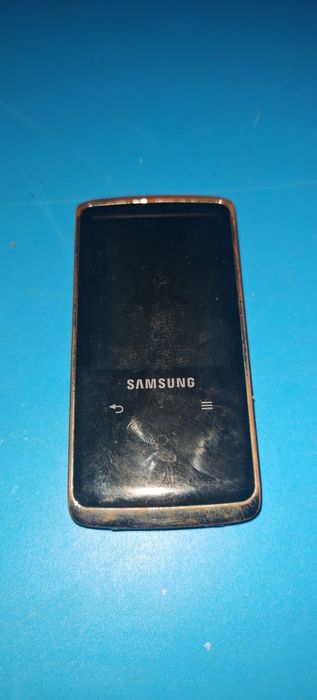 Кнопочный телефон