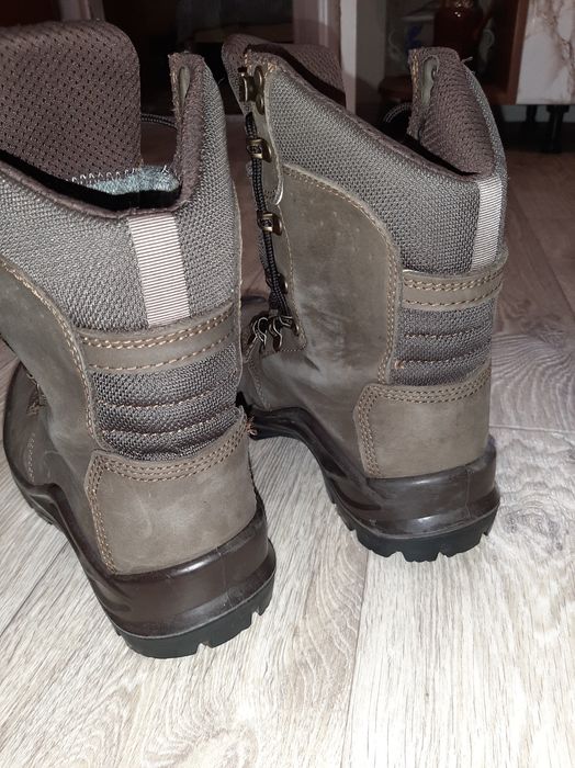 Продам ботинки военные