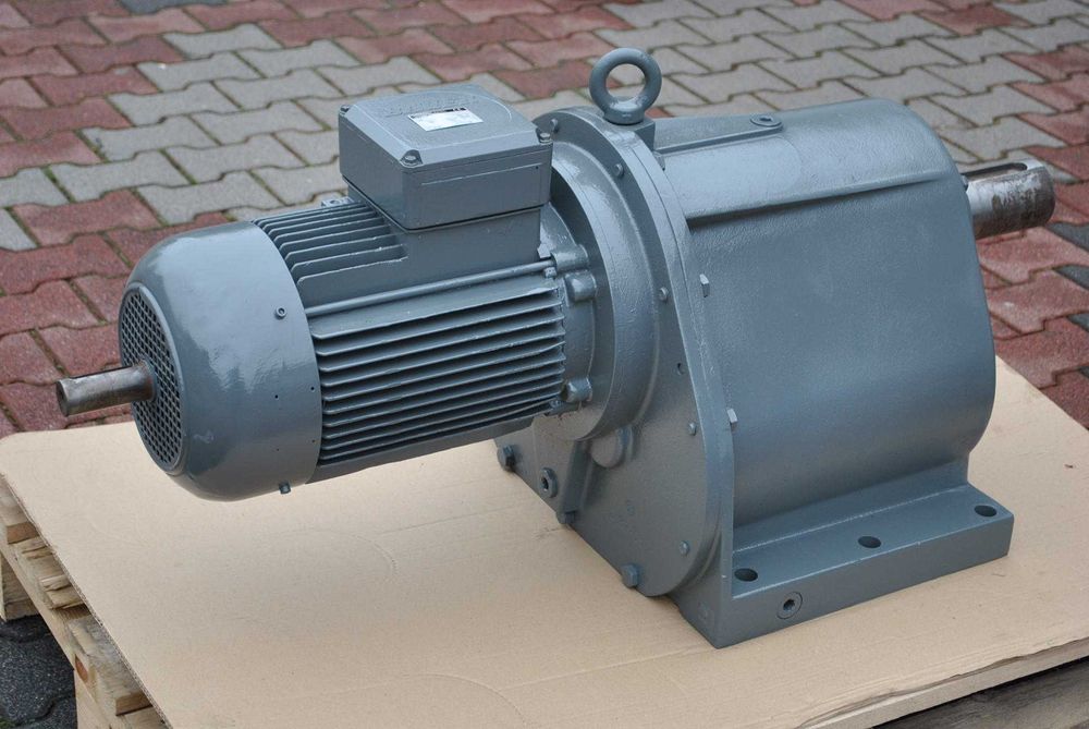 Motoreduktor 7.5kw. 23obr./min.. Firmy BAUER