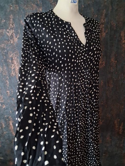 Wiosenna wiskozowa sukienka w kropki groszki rozmiar L . Kaffe