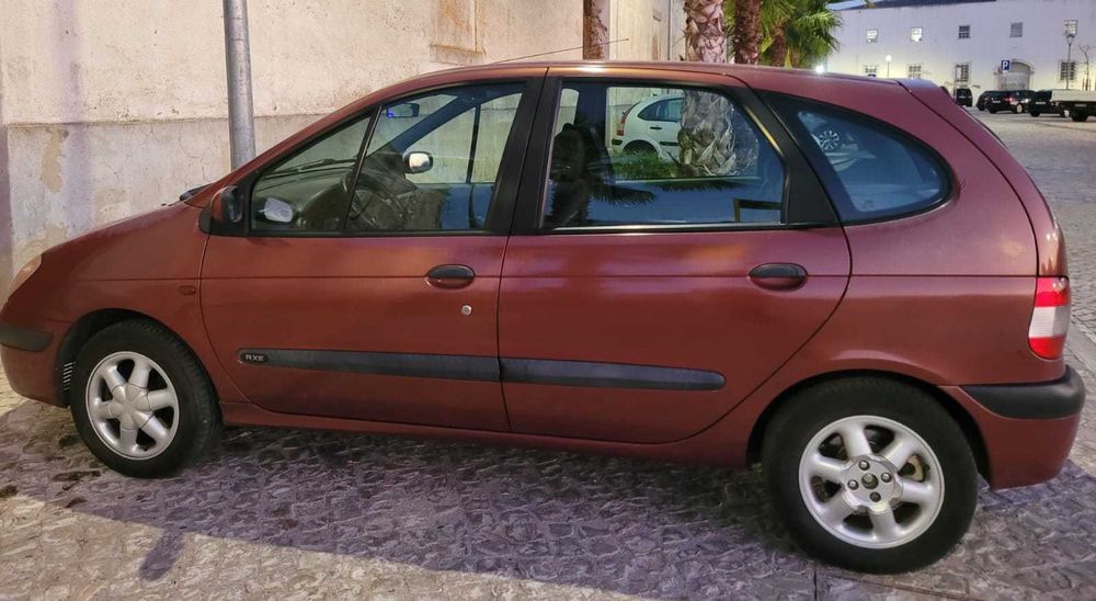RENAULT Mégane Scenic