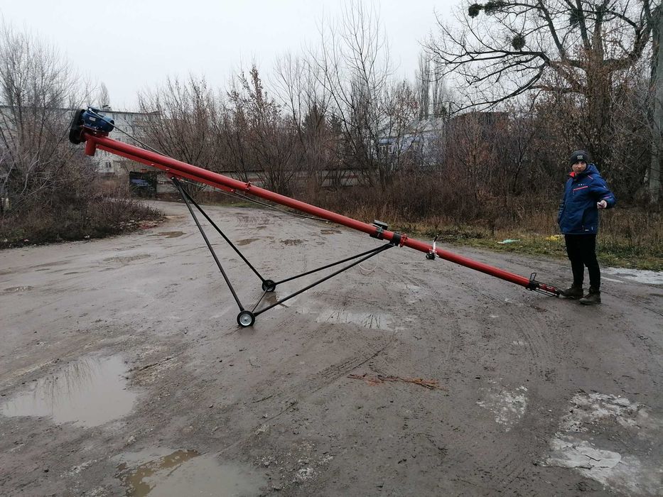 Шнековий навантажувач (погрузчик) зерна