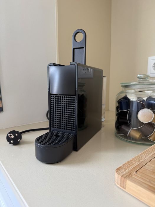 Máquina café Nespresso Essenza Mini