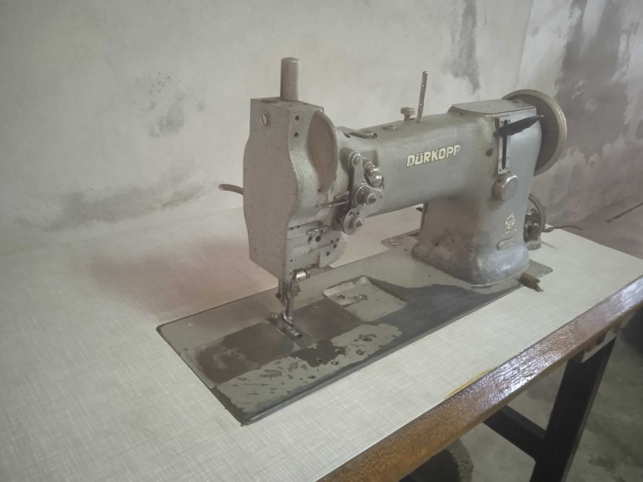 Maq. de Costura Industrial, Marca Dürkopp Bom Estado Propria p/ Couro
