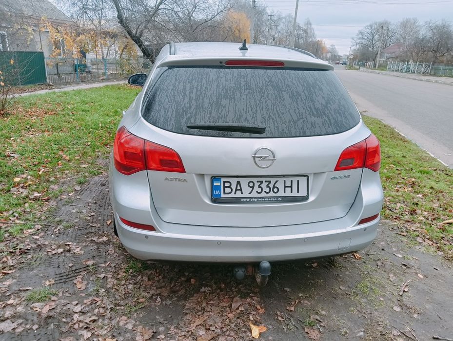 Опель Астра j.2011рік
