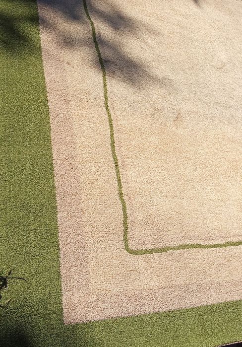 Um carpete grande e bonito.