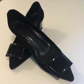 Elegantes e confortáveis sapatos pretos, marca italiana Luca Grossi