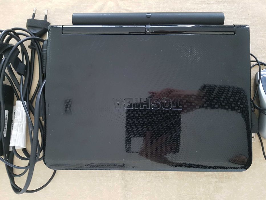 Toshiba NB250 Notebook Computer64550239094018122