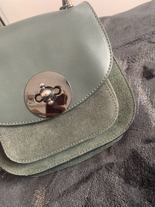 Skórzana torebka na lańcuszku