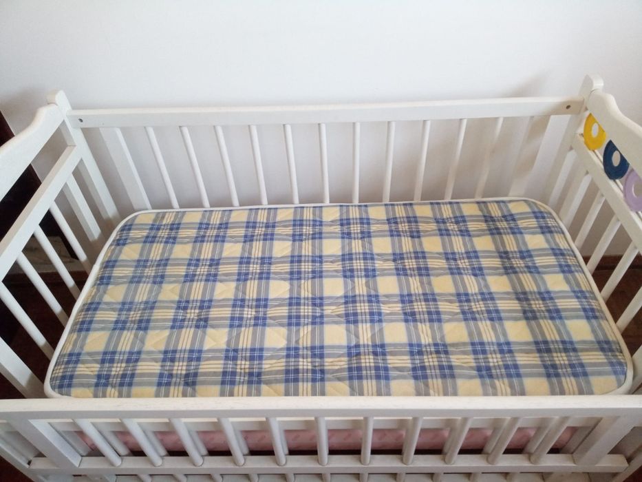 Cama de grades branca