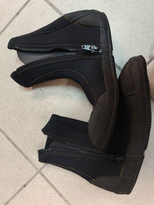 Conjunto de artigos de mergulho com possibilidade de venda em separado