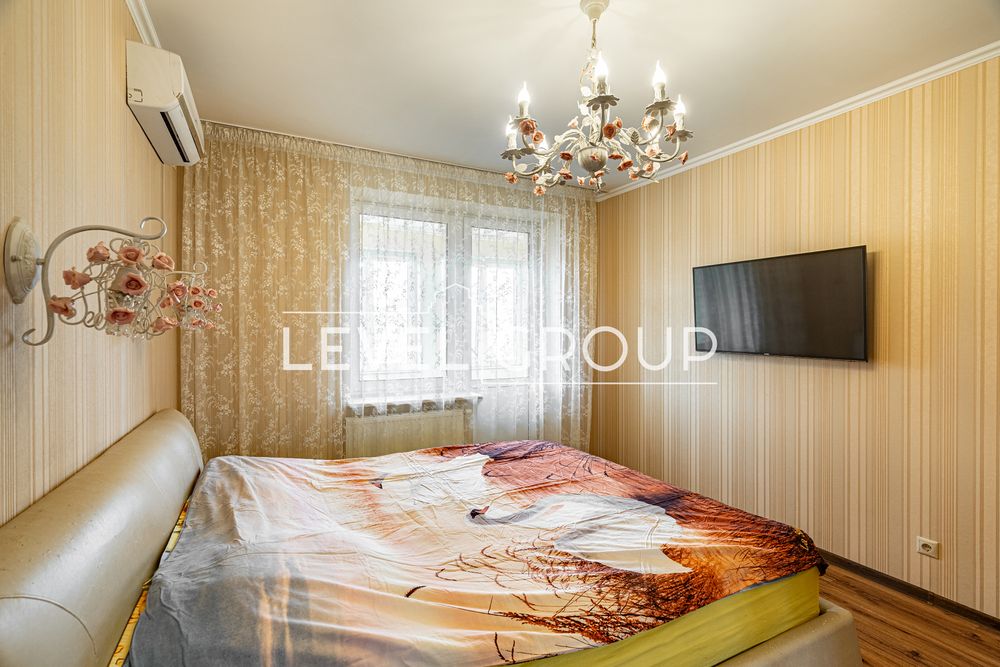 Продається видова квартира за адресою: вул. Макіївська, 10Б