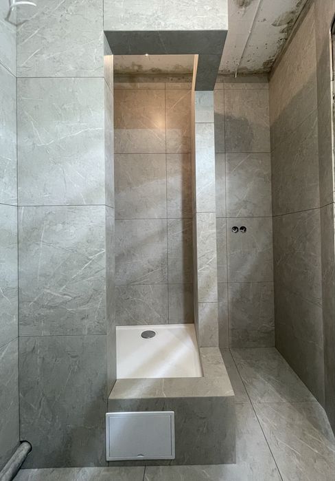 Плиточник вкладання плитки