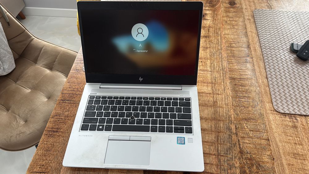Hp elitebook g5 830 i5/256gb ssd/8gb ram