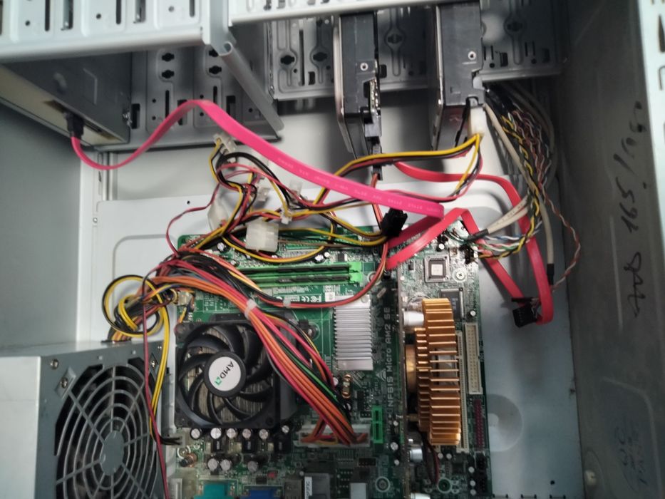 Комп'ютер, системний блок.