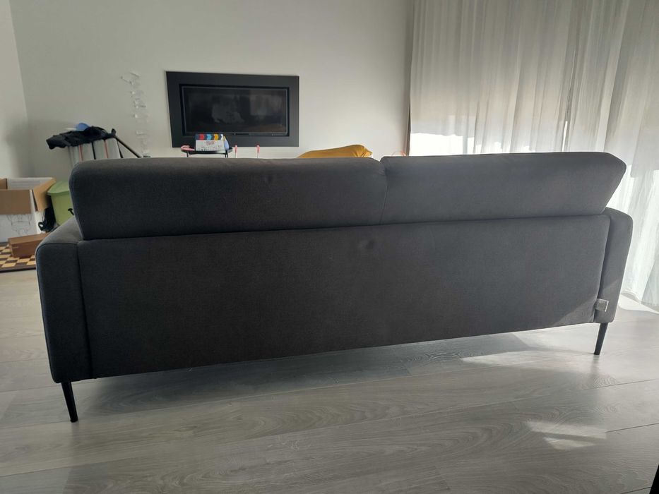 Sofá cinzento de 2 lugares