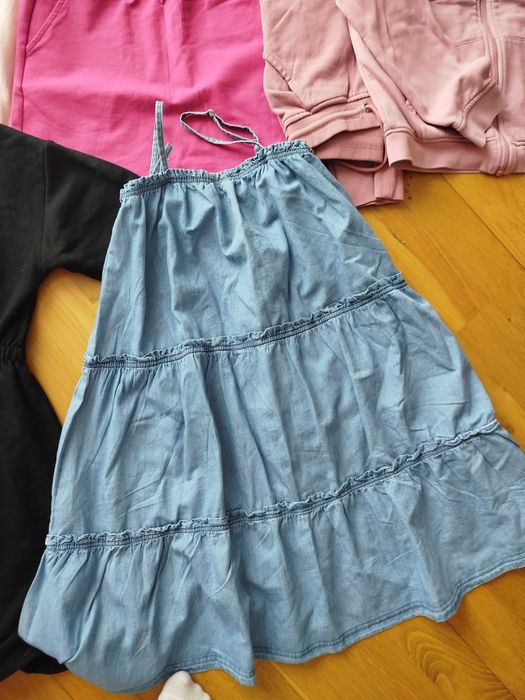 Paka ubrań 134 na dziewczynkę