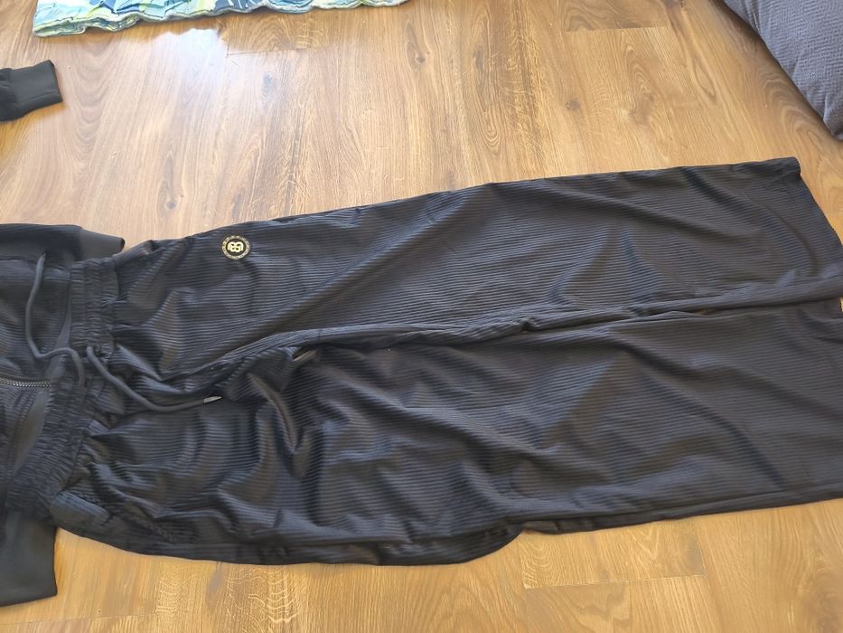 Dres damski czarny prążkowany rozmiar s-m