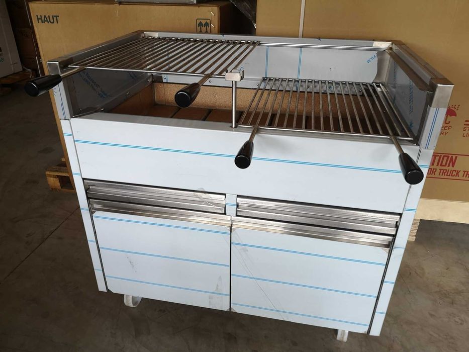 Fabricamos Churrasqueira / grelhador / assador profissional a carvão