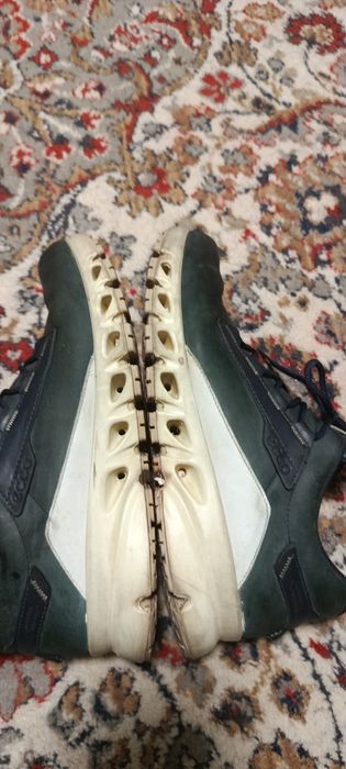 Продам кожыные  ECCO
