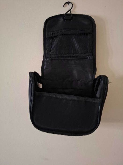 Bolsa nécessaire com gancho para pendurar