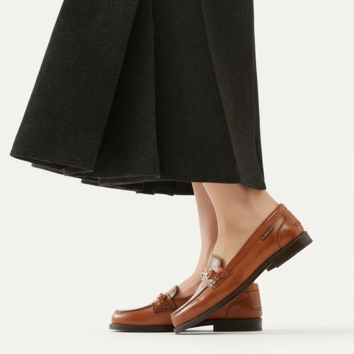 Класичні шкіряні лофери від елітного британського бренду russell & bromley.