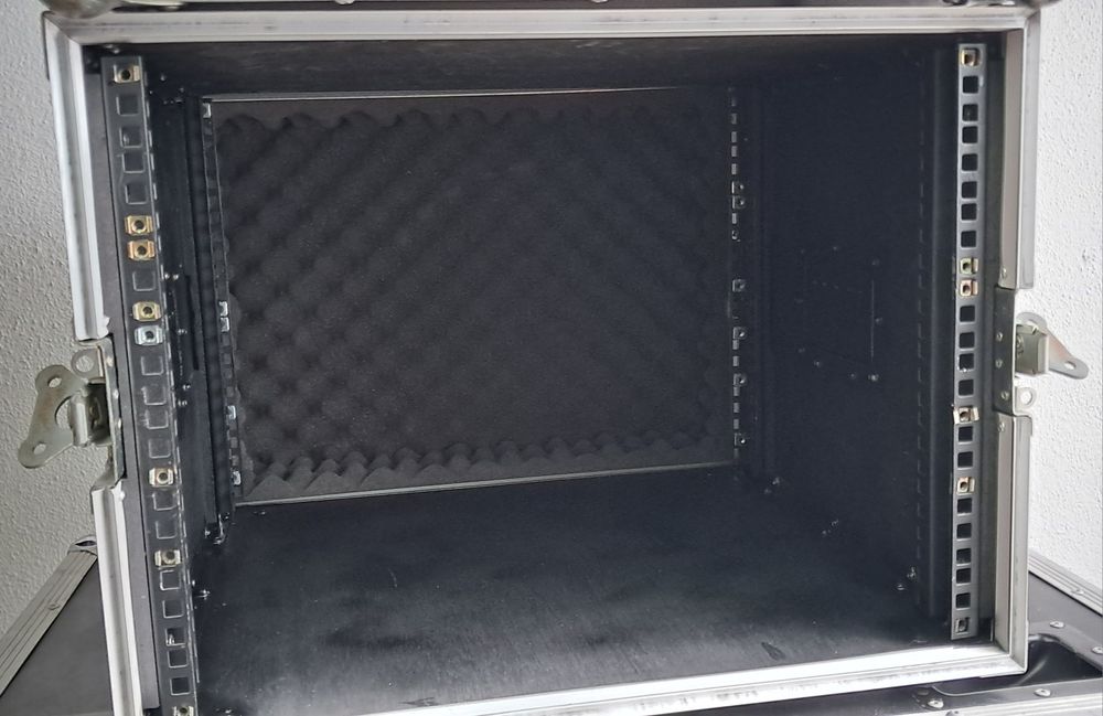 Rack 8U - Preta impecável