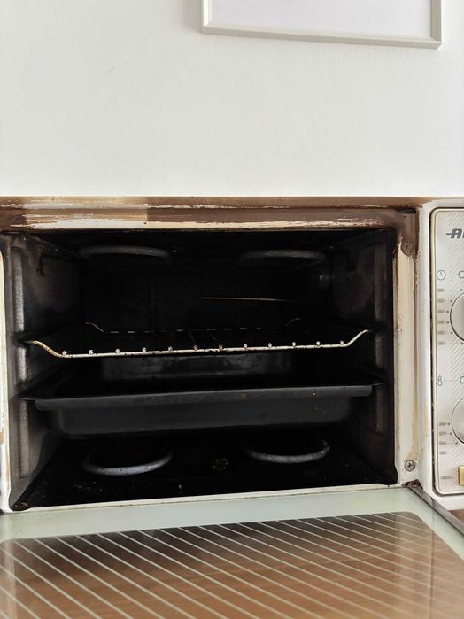 Mini-forno a funcionar