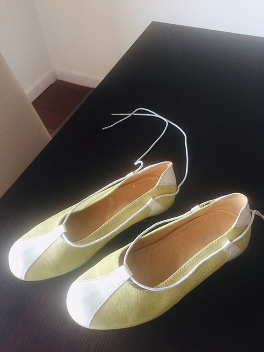 Sapatos 37  (em pele)