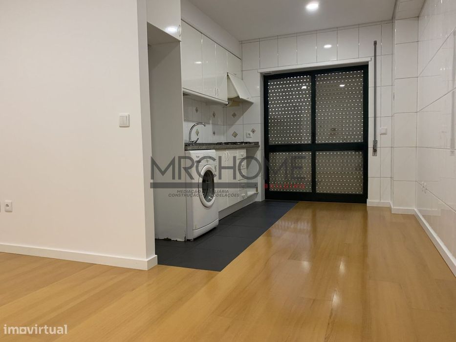 Apartamento T1 Junto ao Complexo desportivo da Rodovia