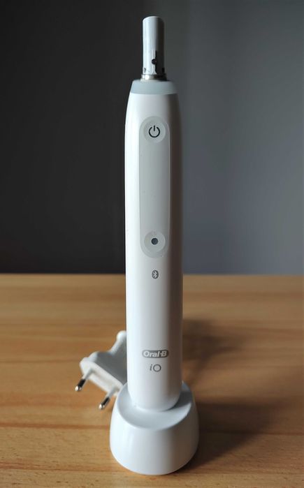 Oral-B iO Series 4 White - Szczoteczka Magnetyczna iO 4