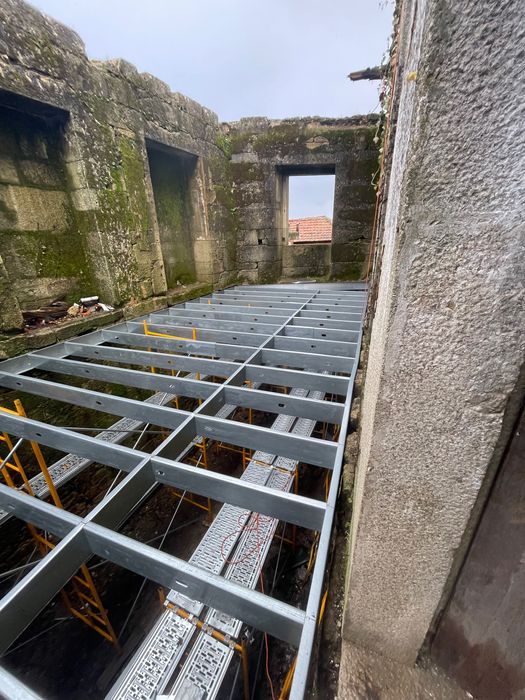 Fazemos trabalhos Pladur e aço leve telhados …