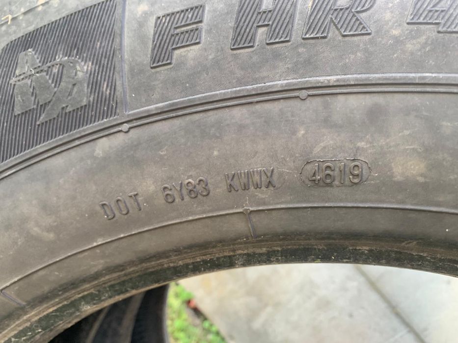 Продаж резини 295 60 R22.5