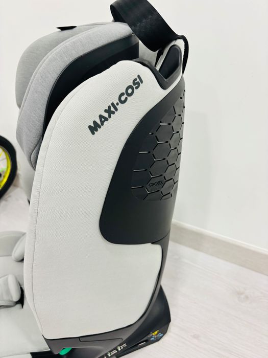 Cadeira Auto Maxi Cosi Titan i-size